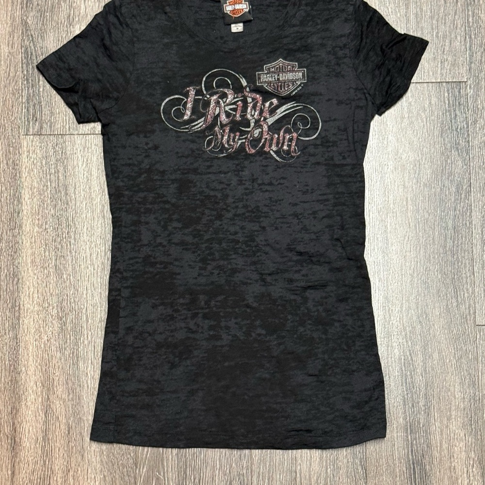 Women’s Harley Davidson Shirt “ I Ride My Own “ ( Medium )